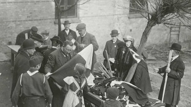 Distribution of Danish flags in the city of Flensburg prior to the referendum - from Det Konglige Bibliotek