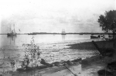 Ships on the Quelimane River (Tropenmuseum collection)