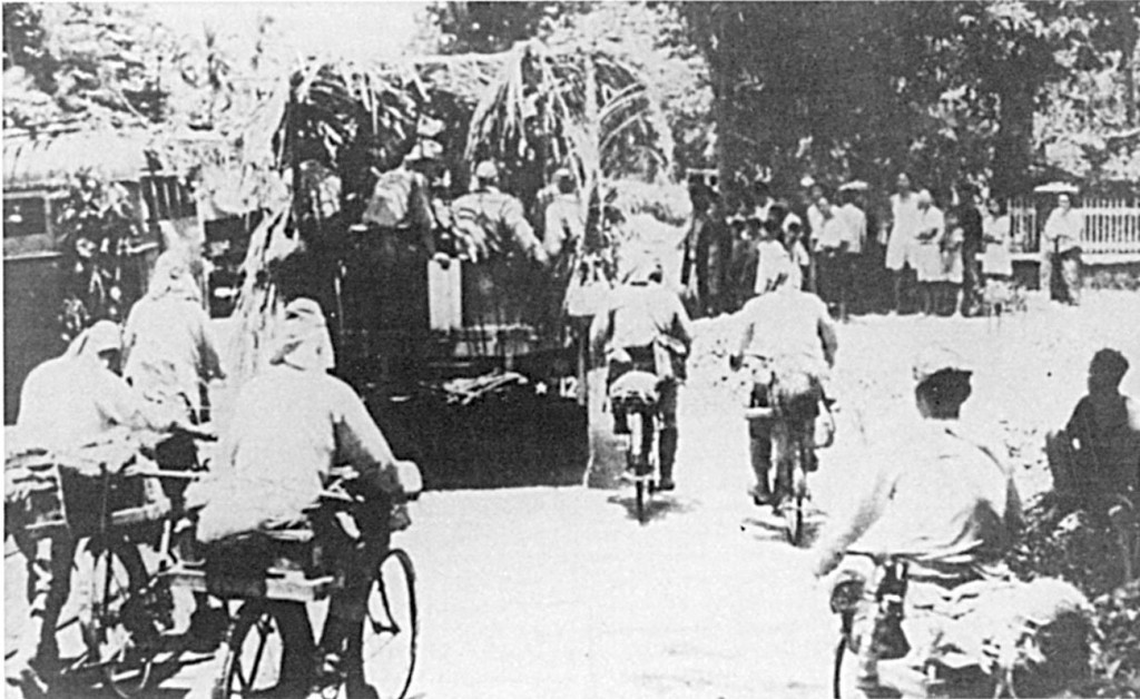 Japanese troops move through Java. (Sectie Militaire Geschiedenes Landmachstaf)